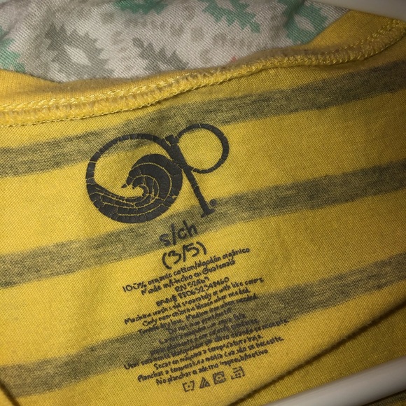 Cute yellow t-shirt - Picture 3 of 3